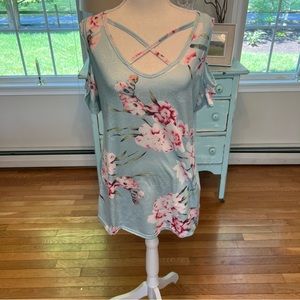 ZRMY blue floral top. Medium. Cross cross front C14